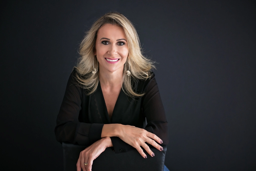 Someone famous in Source Title assets/images/profissionais/imagem5.jpg